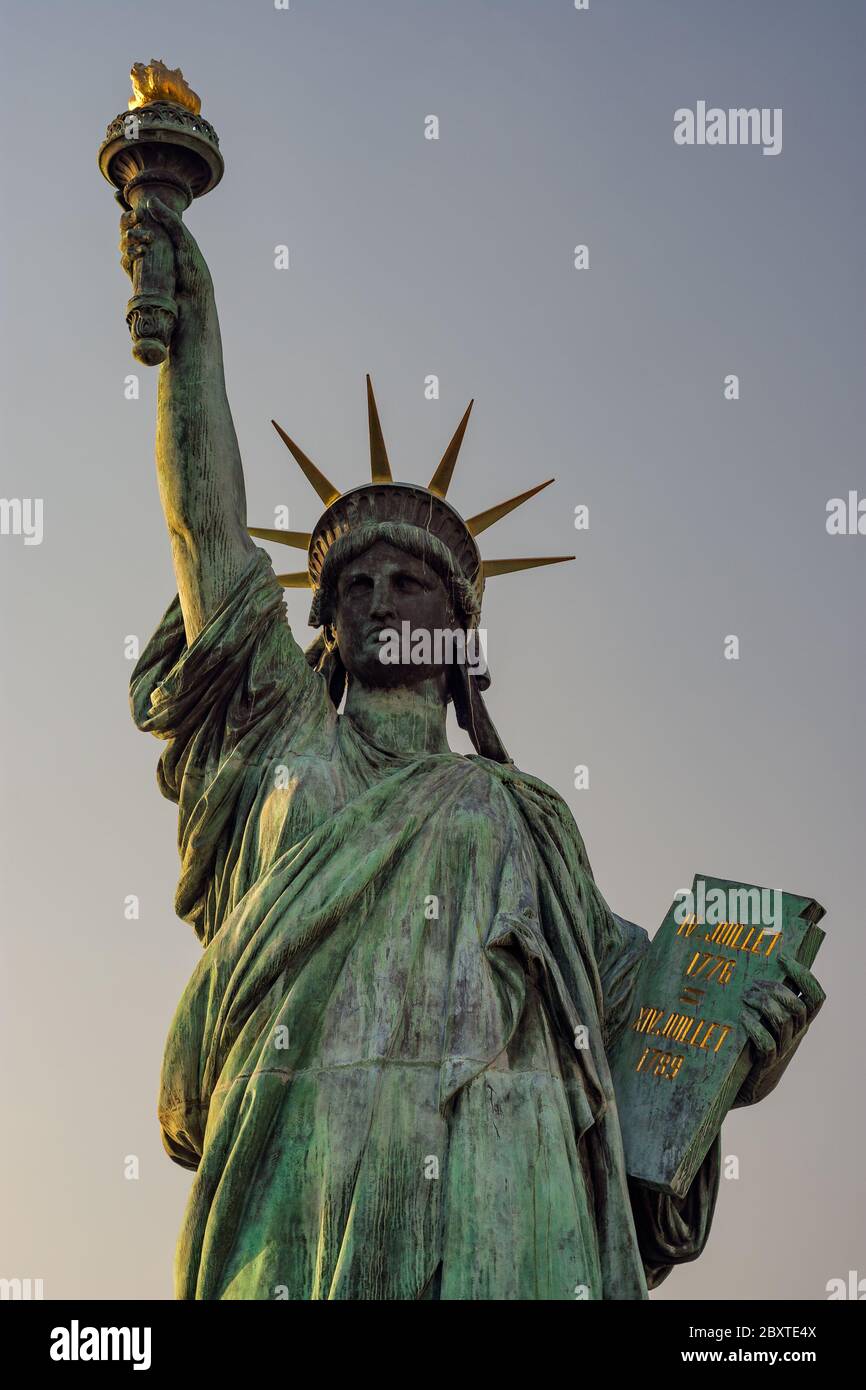 Tokyo / Giappone - 19 aprile 2018: Copia in scala ridotta della Statua della libertà eretta nel 1998 come tributo al rapporto del Giappone con la Francia, Odaiba isl Foto Stock