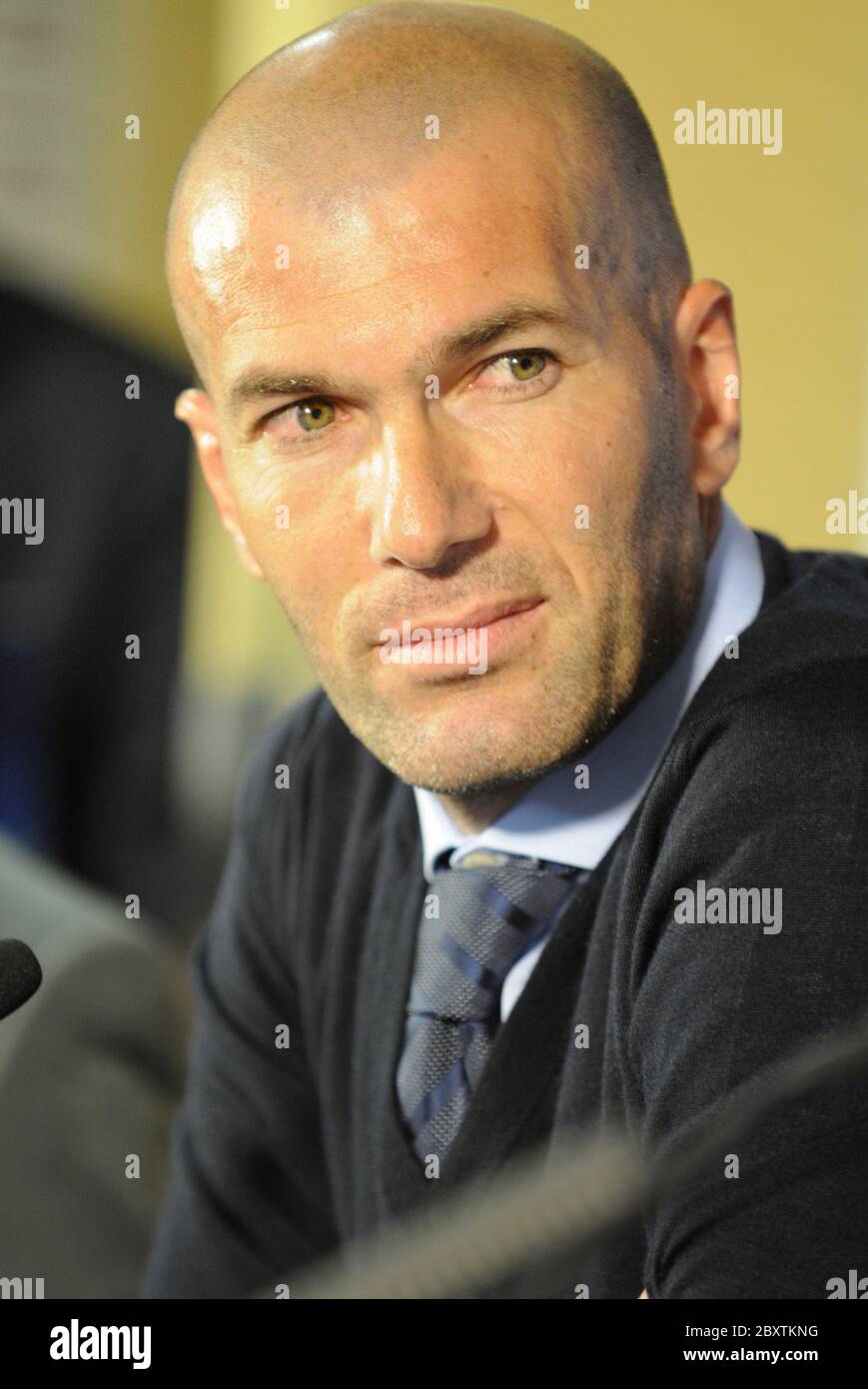 Zinedine Zidane. Conferenza stampa UEFA Champions League, Tottenham Hotspur  contro Real Madrid, White Hart Lane, Londra. REGNO UNITO Foto stock - Alamy