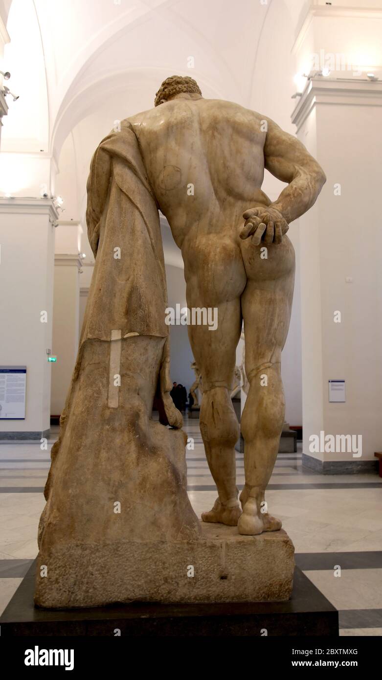 Ercole a riposo, Ercole Farnese. III secolo d.C. Terme di Caracalla, copia romana di un greco di Lysippos. Museo Archeologico di Napoli. Foto Stock