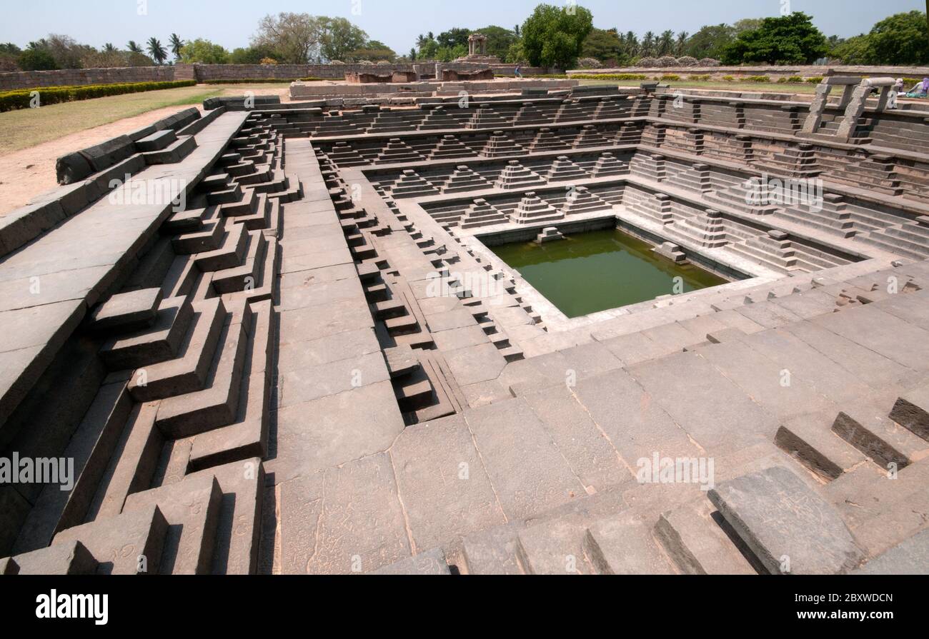 canotta a gradini hampi karnataka india Foto Stock