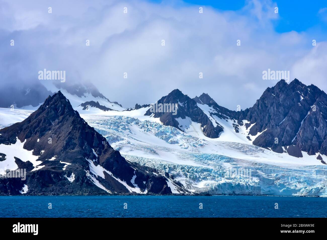 Ghiacciaio scendendo al mare sull'Isola degli Elefanti, Antartide. Foto Stock