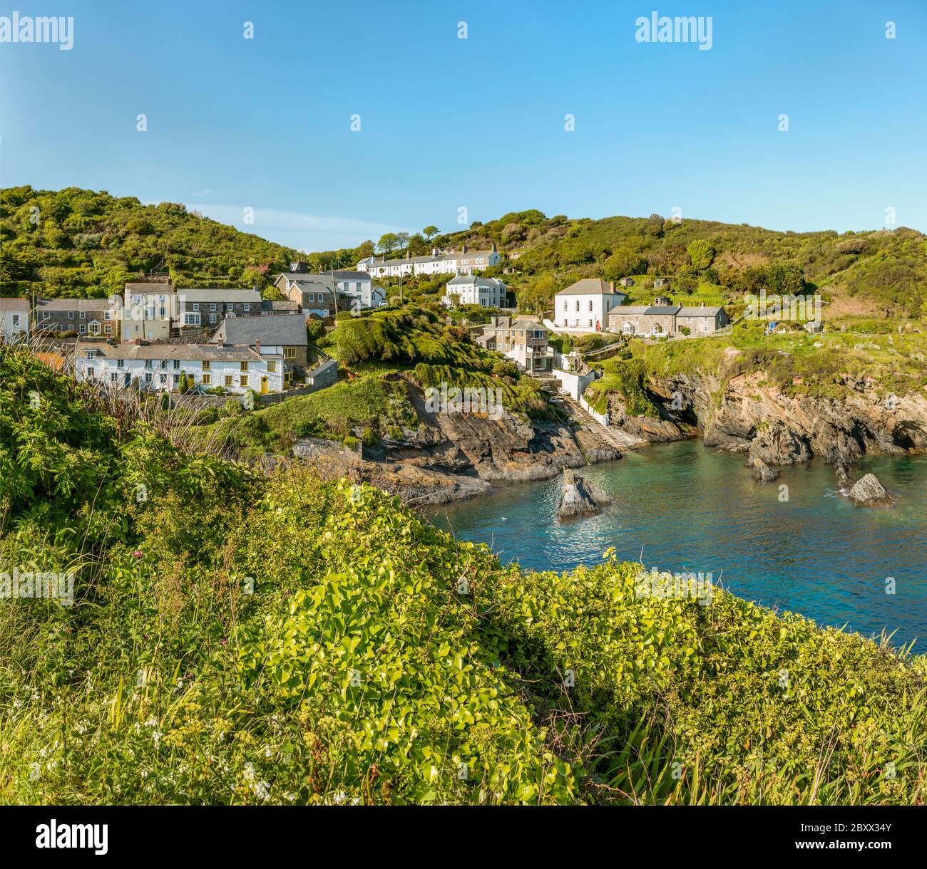 Vista sul piccolo villaggio costiero Cornish Portloe, Cornovaglia, Inghilterra, Regno Unito Foto Stock
