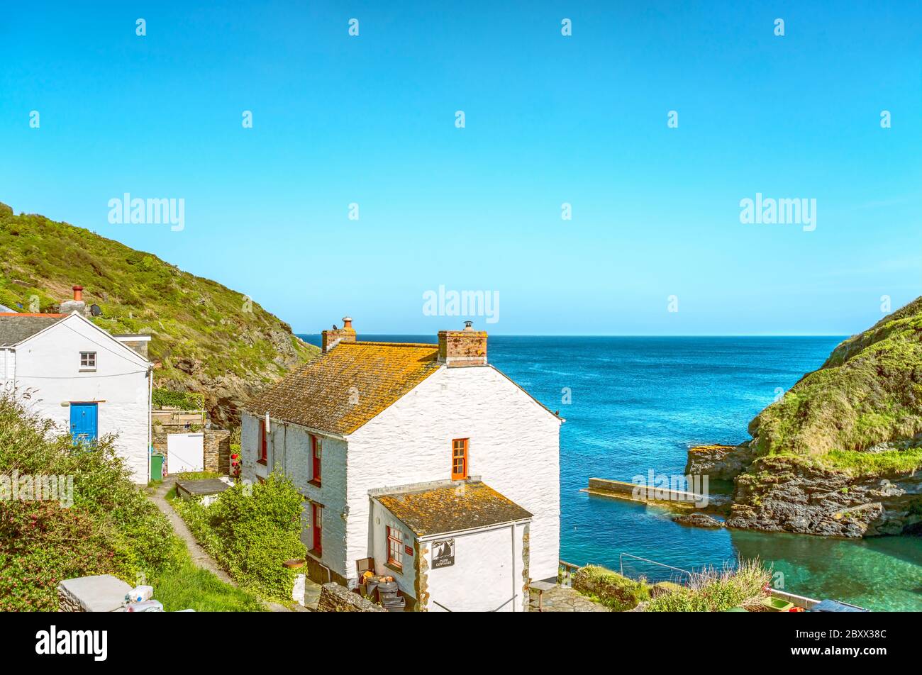 Vista sul piccolo villaggio costiero Cornish Portloe, Cornovaglia, Inghilterra, Regno Unito Foto Stock