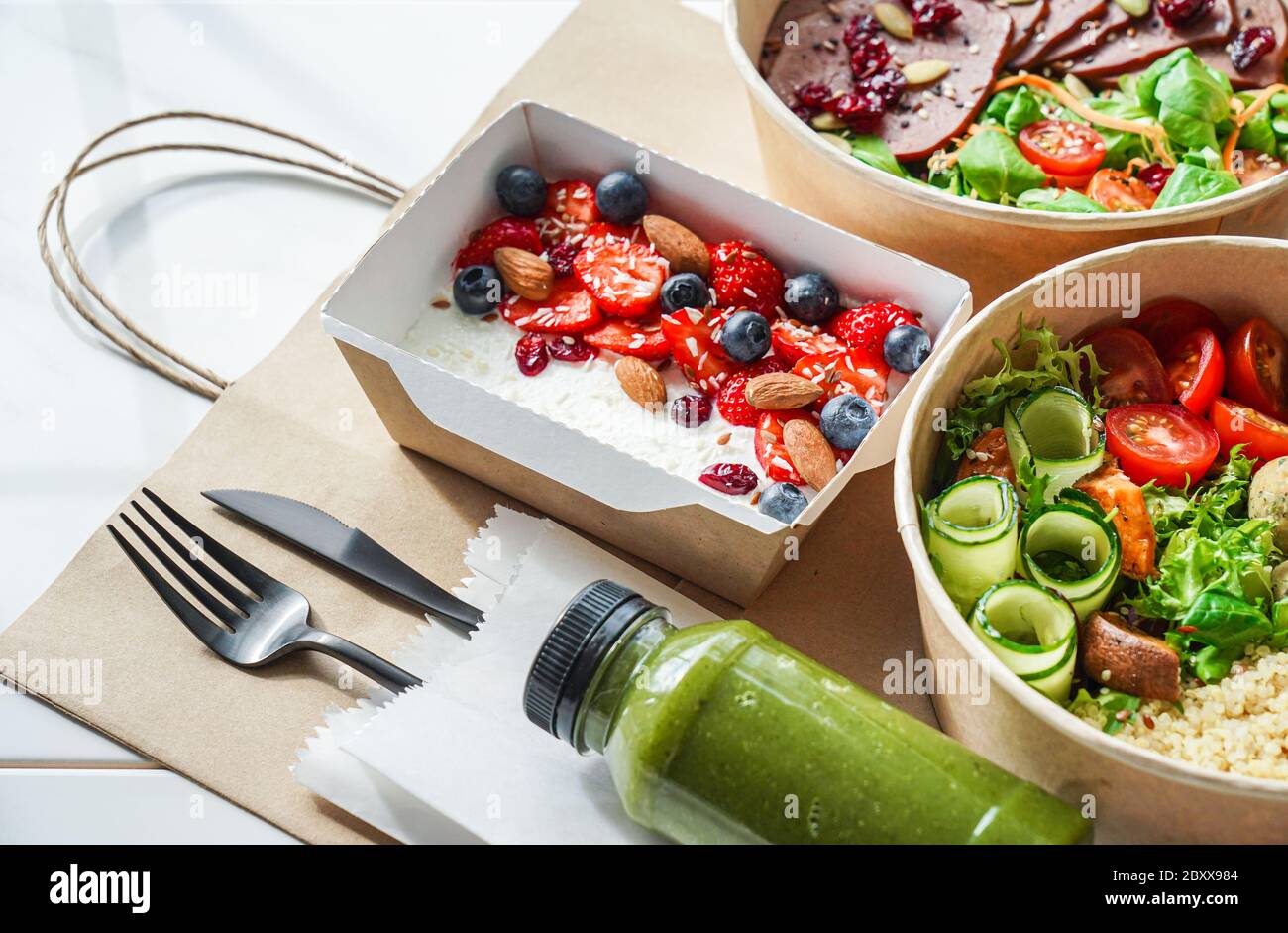 Pasto sano dimagrire il piano di dieta di base, concetto di servizio di consegna di cibo. Foto Stock