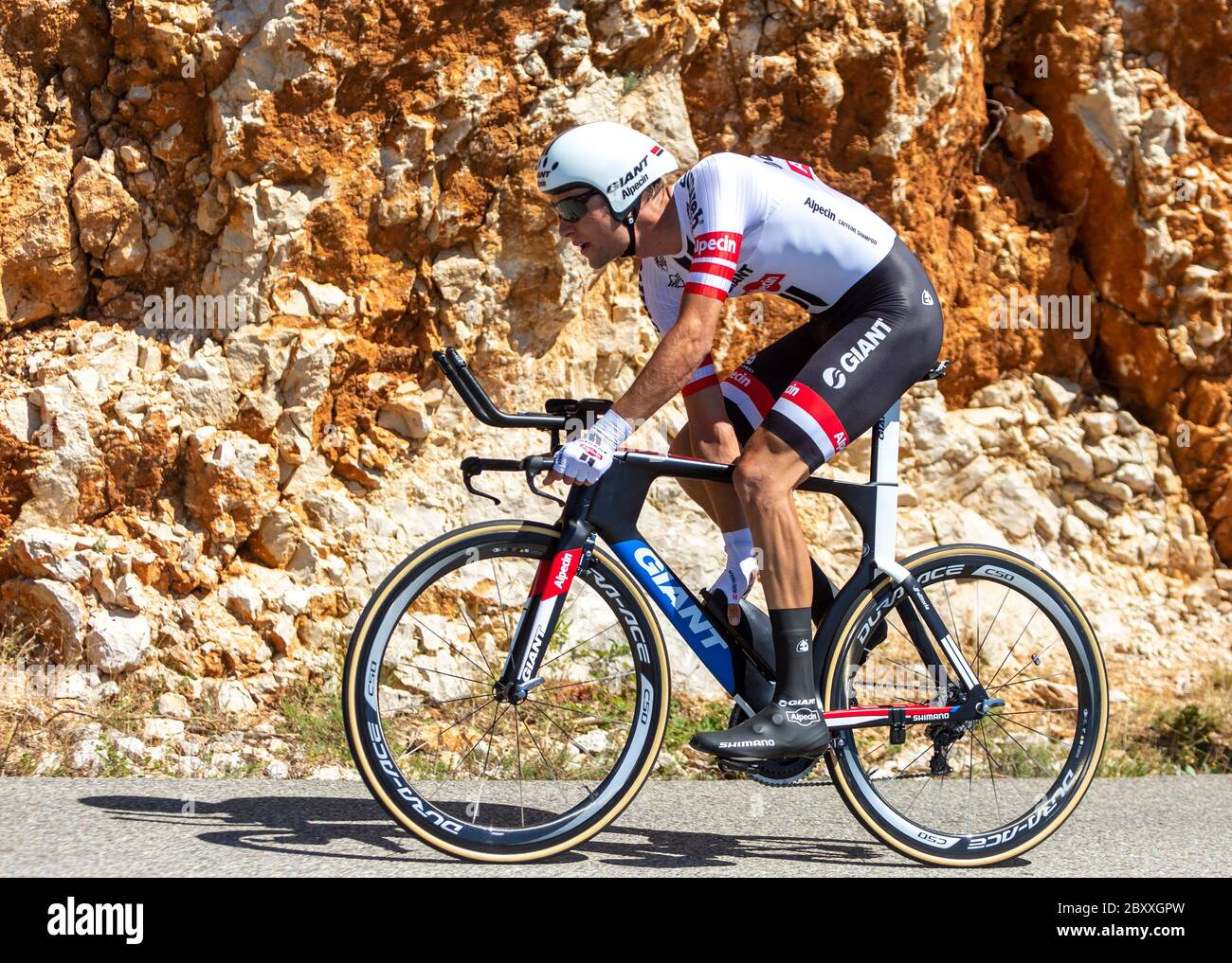 Col du Serre de Tourre, Francia - Luglio 15,2016: Il ciclista austriaco Georg Preidler del Sunweb Team che cavalca durante una fase individuale di prova ad Ardec Foto Stock