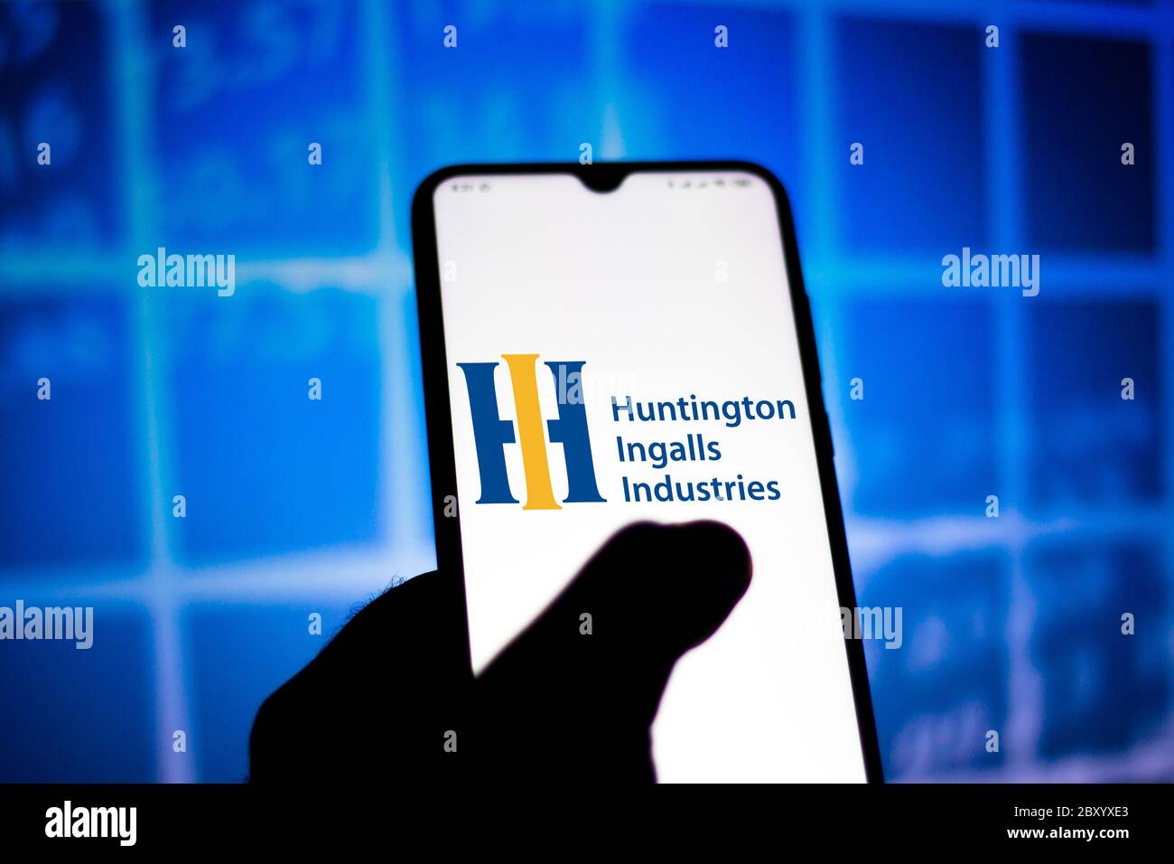 In questa illustrazione è riportato un logo Huntington Ingalls Industries (HII) visualizzato su uno smartphone. Foto Stock