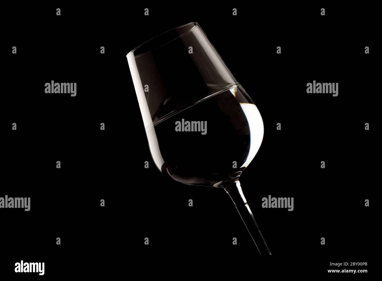 Bordi del bicchiere di vino evidenziati Foto Stock
