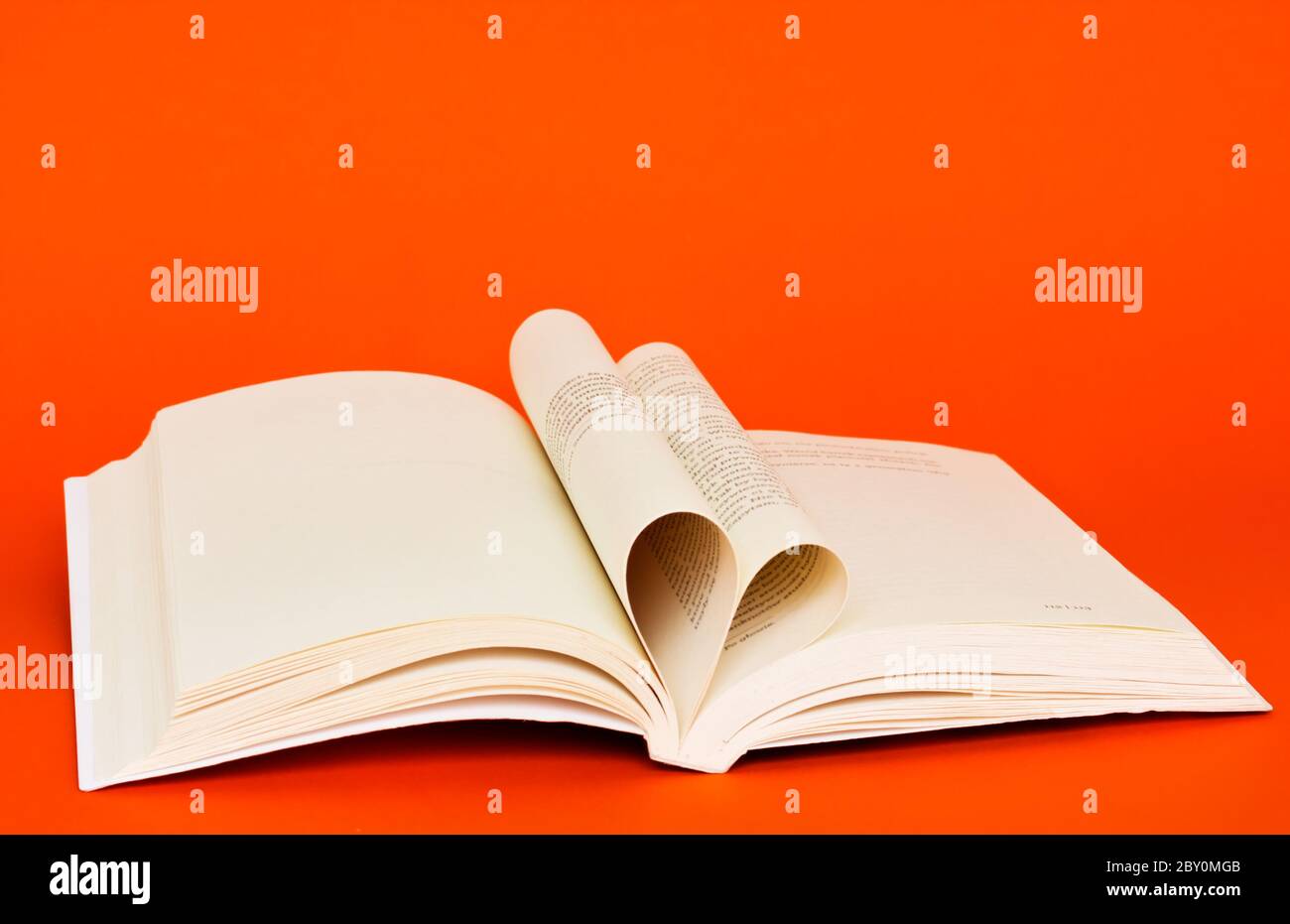 leggere con amore Foto Stock