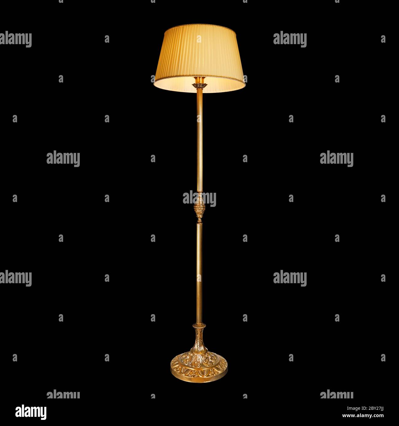 lampada da piedistallo vintage isolata in nero Foto stock - Alamy