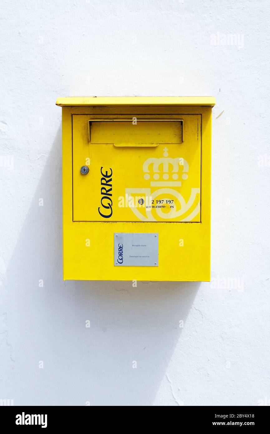 Letterbox giallo spagnolo su Lanzarote Foto Stock