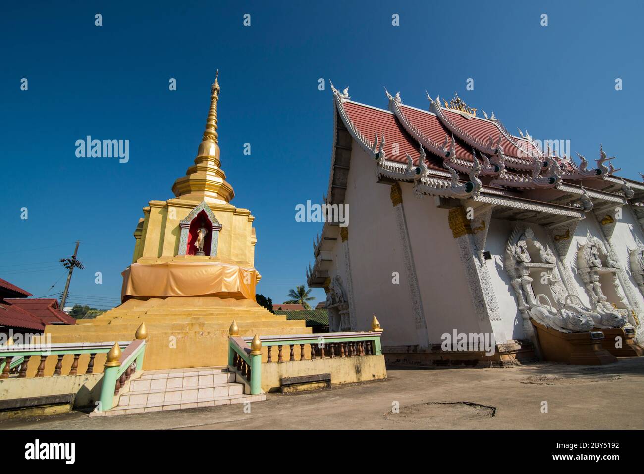 Il Wat Sob Ruak nella città di SOP Ruak nel triangolo d'oro nel nord della città Chiang Rai nel nord della Thailandia. Thailandia, Chiang Sean, Novemba Foto Stock