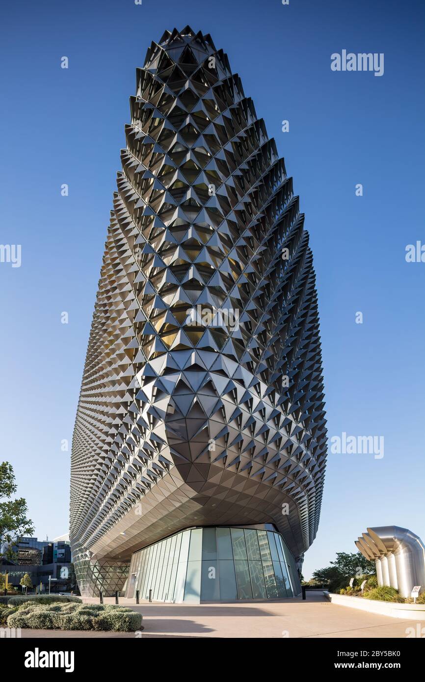 Adelaide Australia Meridionale 18 novembre 2019 : Vista laterale dell'edificio SAHMRI, una struttura di ricerca medica ad Adelaide, Australia Meridionale Foto Stock