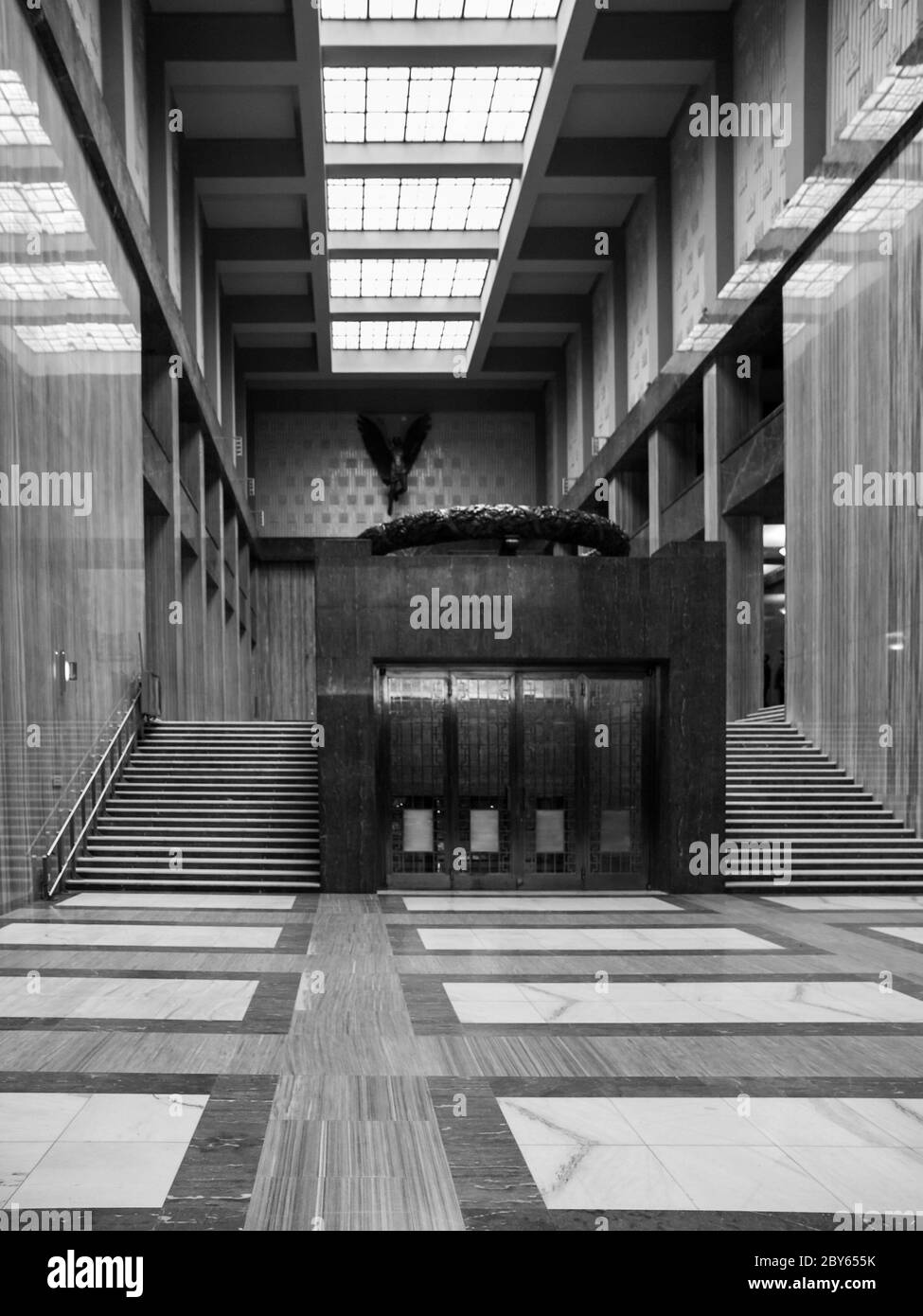 Interno del Memoriale Nazionale sulla collina Vitkov a Praga, Repubblica Ceca. Immagine in bianco e nero. Foto Stock