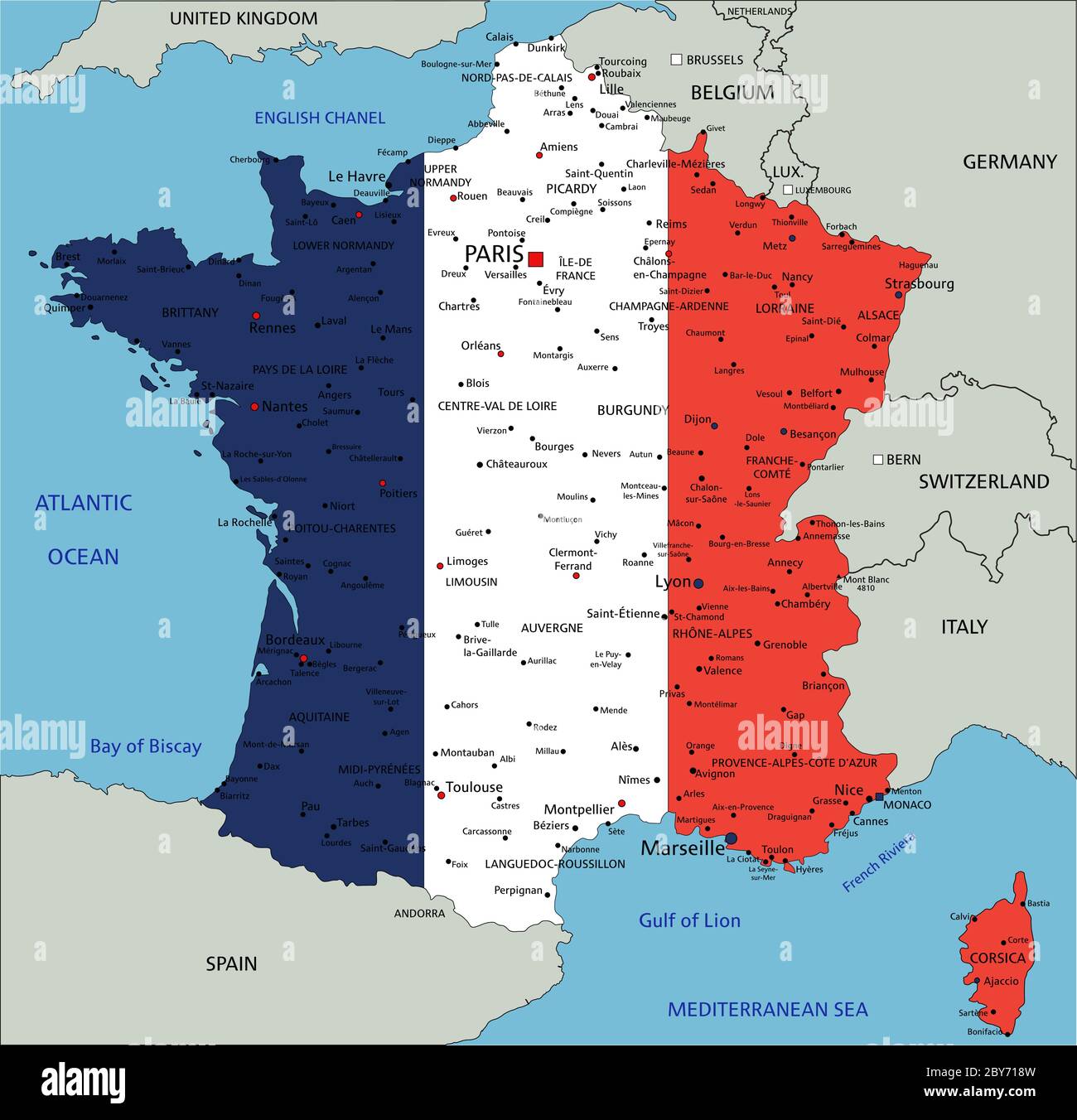 Francia Mappa politica molto dettagliata con bandiera nazionale isolata su sfondo bianco. Illustrazione Vettoriale