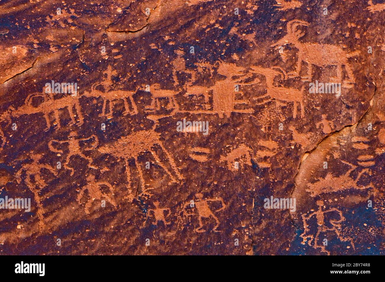 Sito di petroglifici di Sand Island sul fiume San Juan vicino a Bluff, Utah, USA Foto Stock