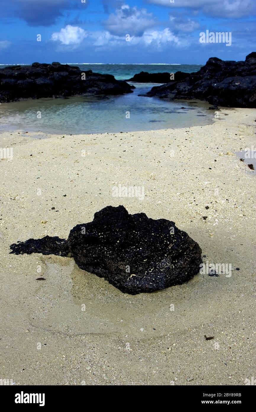 spiaggia e pietra a mauritius Foto Stock