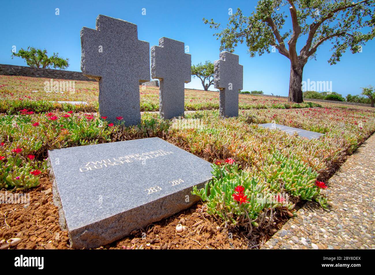 Cimitero della seconda guerra mondiale dei paracadutisti tedeschi che hanno ucciso nella battaglia di Creta, Maleme, Creta, Grecia Foto Stock