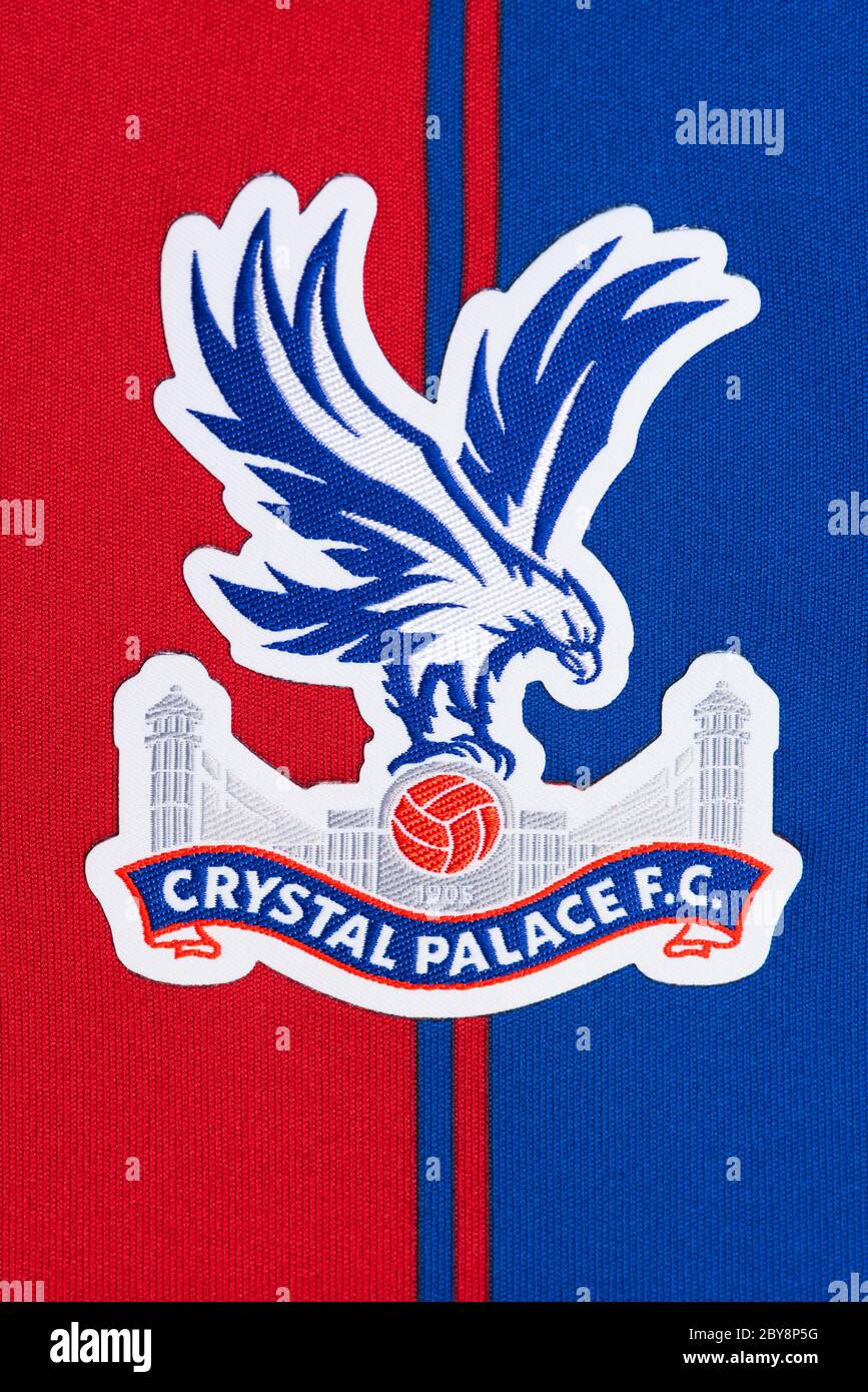 Primo piano della maglia Home 2019/20 del Crystal Palace FC Foto Stock