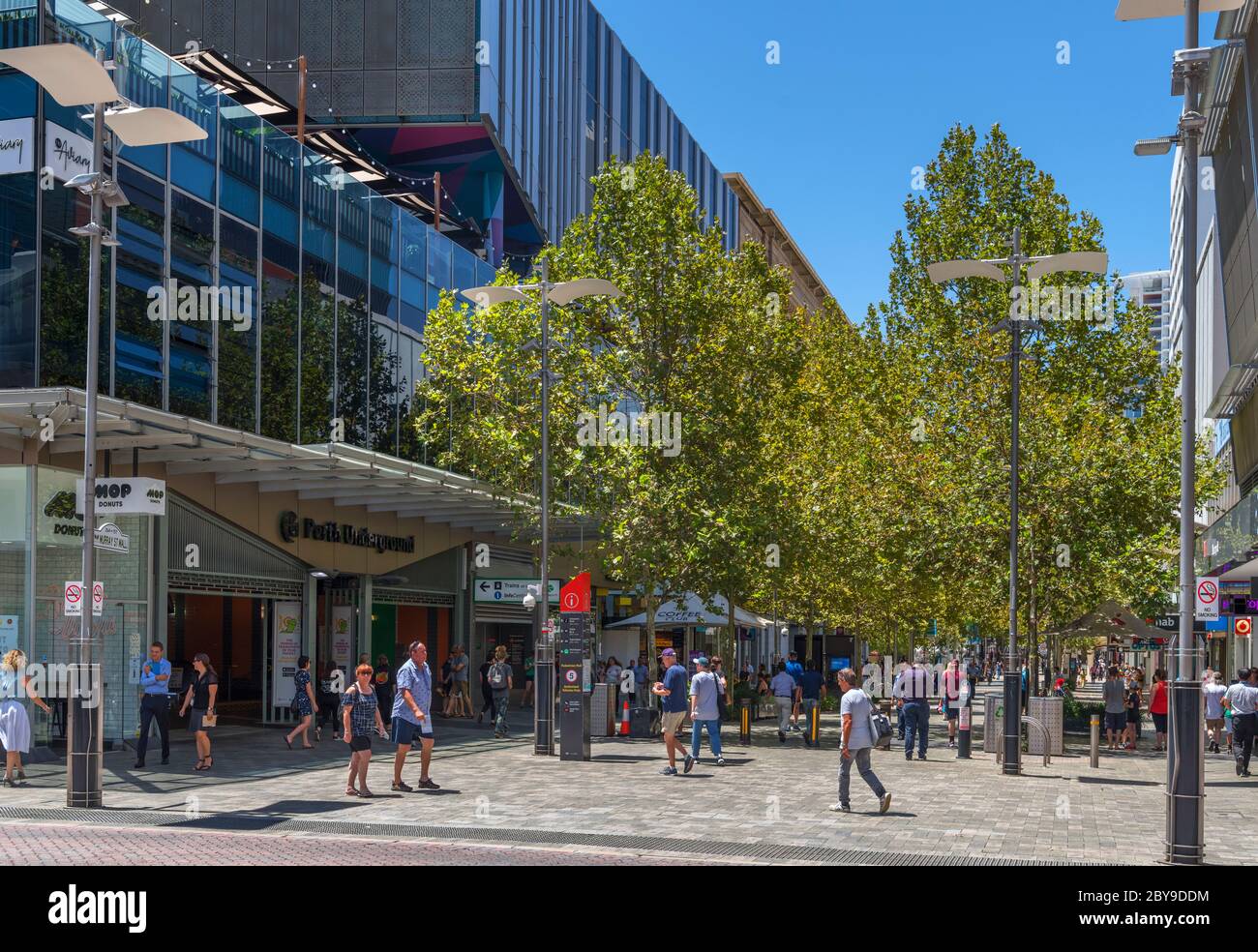 Negozi nel centro commerciale Murray Street Mall nel centro di Perth, Australia Occidentale, Australia Foto Stock