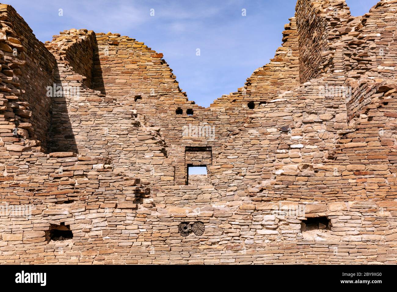 NM00598-00...NUOVO MESSICO - muratura pareti in pietra Pueblo De Arroyo costruito dal primo popolo Chaco. Chaco Cultura Parco storico Nazionale. Foto Stock