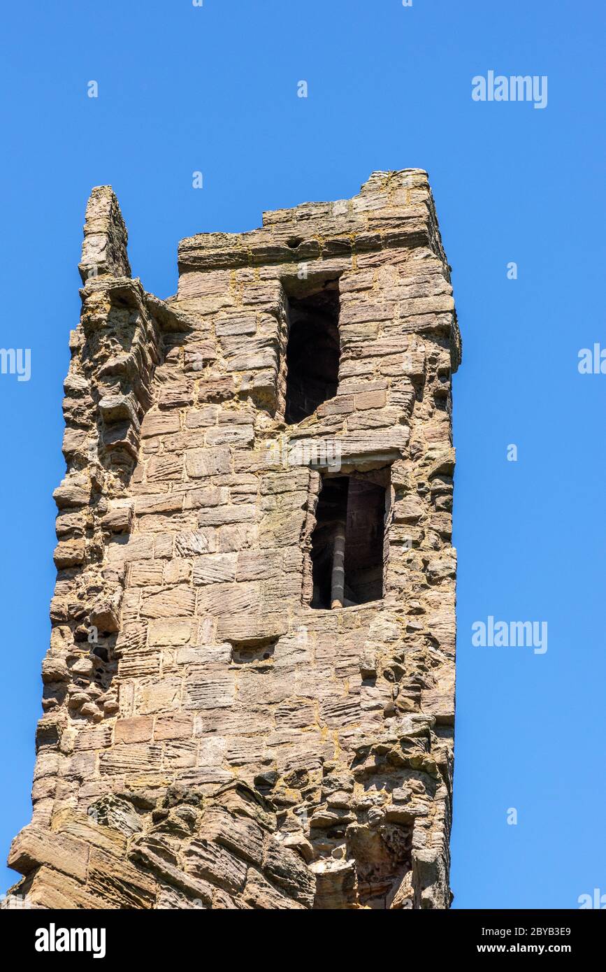 Rovine della Grande Gatehouse, Dunstanburgh Castle, Northumberland Foto Stock
