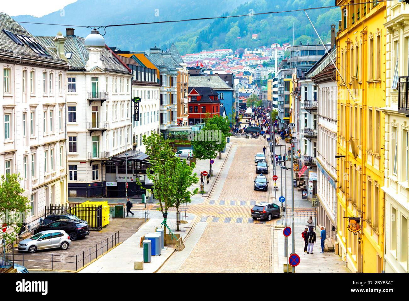 Case lungo Vestre Torggaten strada a Bergen, Norvegia Foto Stock