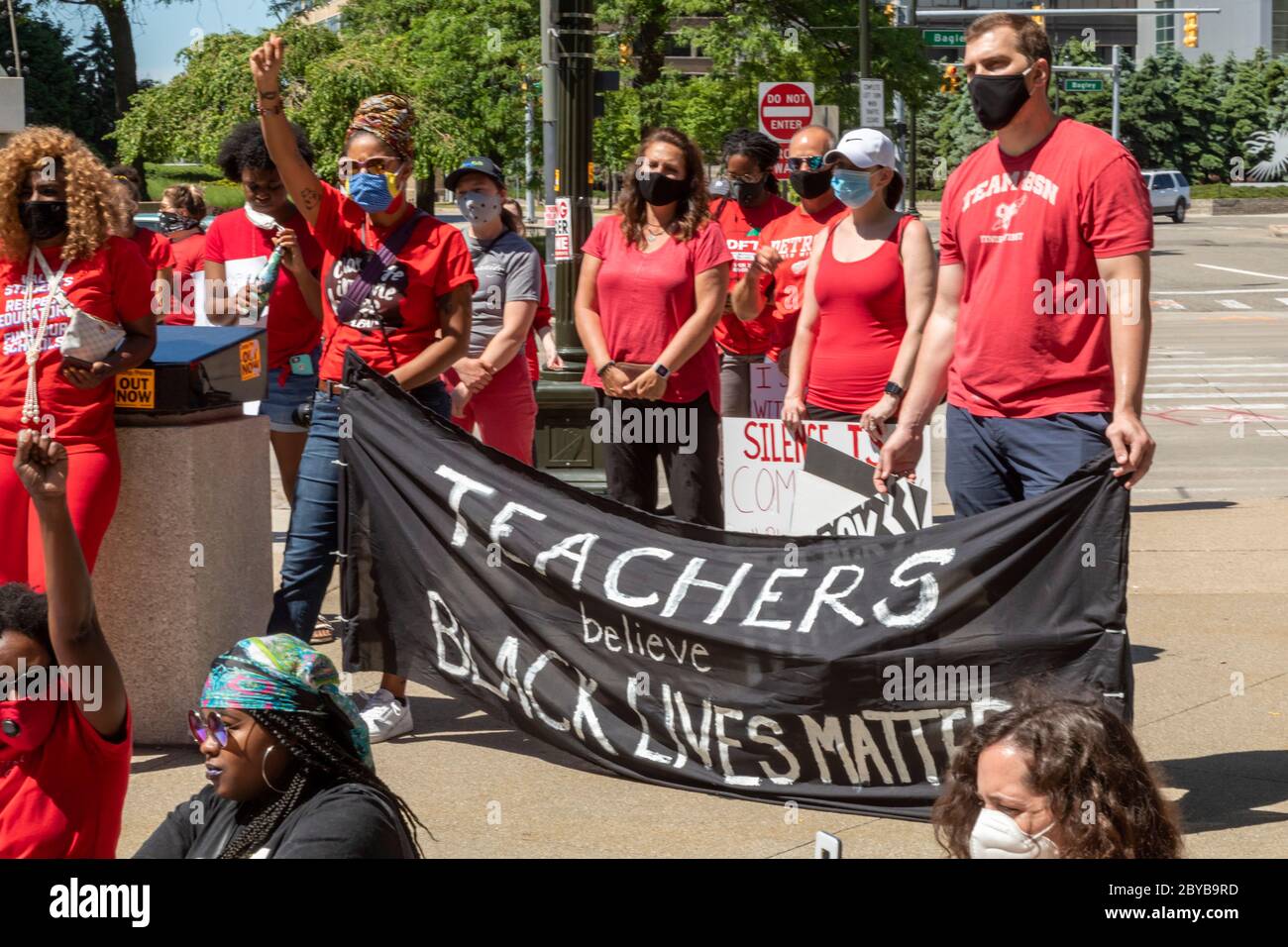 Detroit, Michigan - insegnanti delle scuole pubbliche e dei distretti suburbani di Detroit radunano per protestare contro la brutalità della polizia e l'uccisione di George da parte della polizia Foto Stock