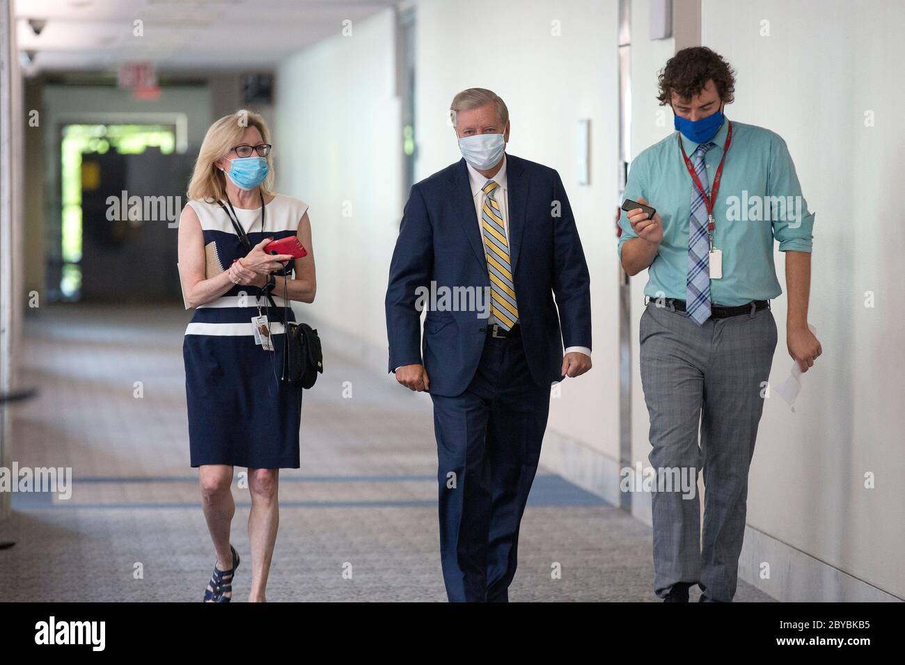 Washington, DC, Stati Uniti. 9 Giugno 2020. Il senatore degli Stati Uniti Lindsey Graham (repubblicano della Carolina del Sud) arriva a pranzo della politica di GOP su Capitol Hill a Washington, DC, Stati Uniti, martedì 9 giugno 2020. Credit: Stefani Reynolds/CNP | Usage worldwide Credit: dpa/Alamy Live News Foto Stock