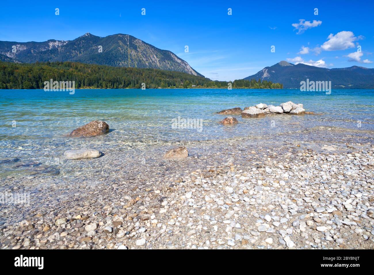 Lago di lavanda Walchensee nelle Alpi Bavaresi Foto Stock
