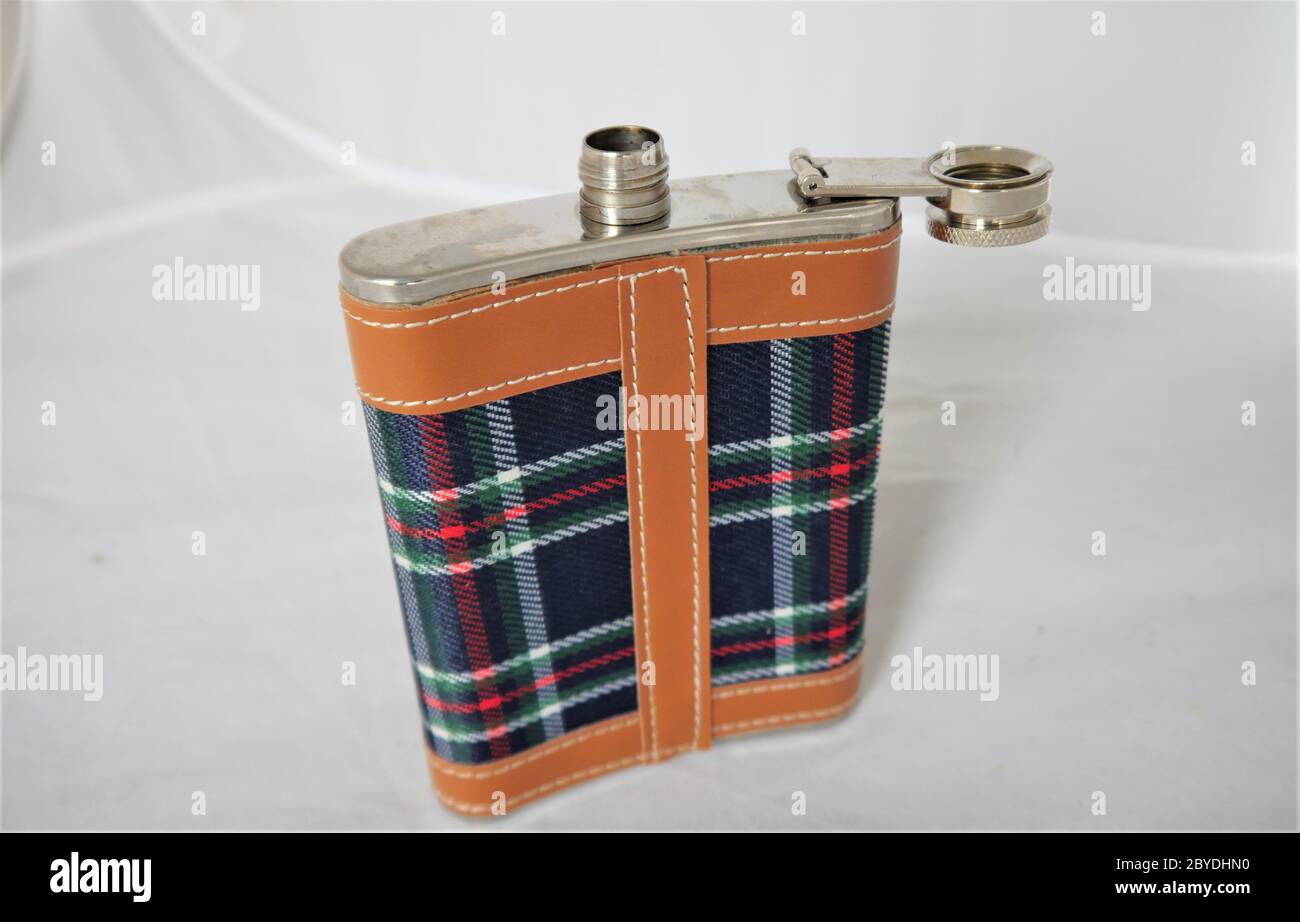 Matraccio in acciaio inox per il consumo portatile di alcol Foto Stock