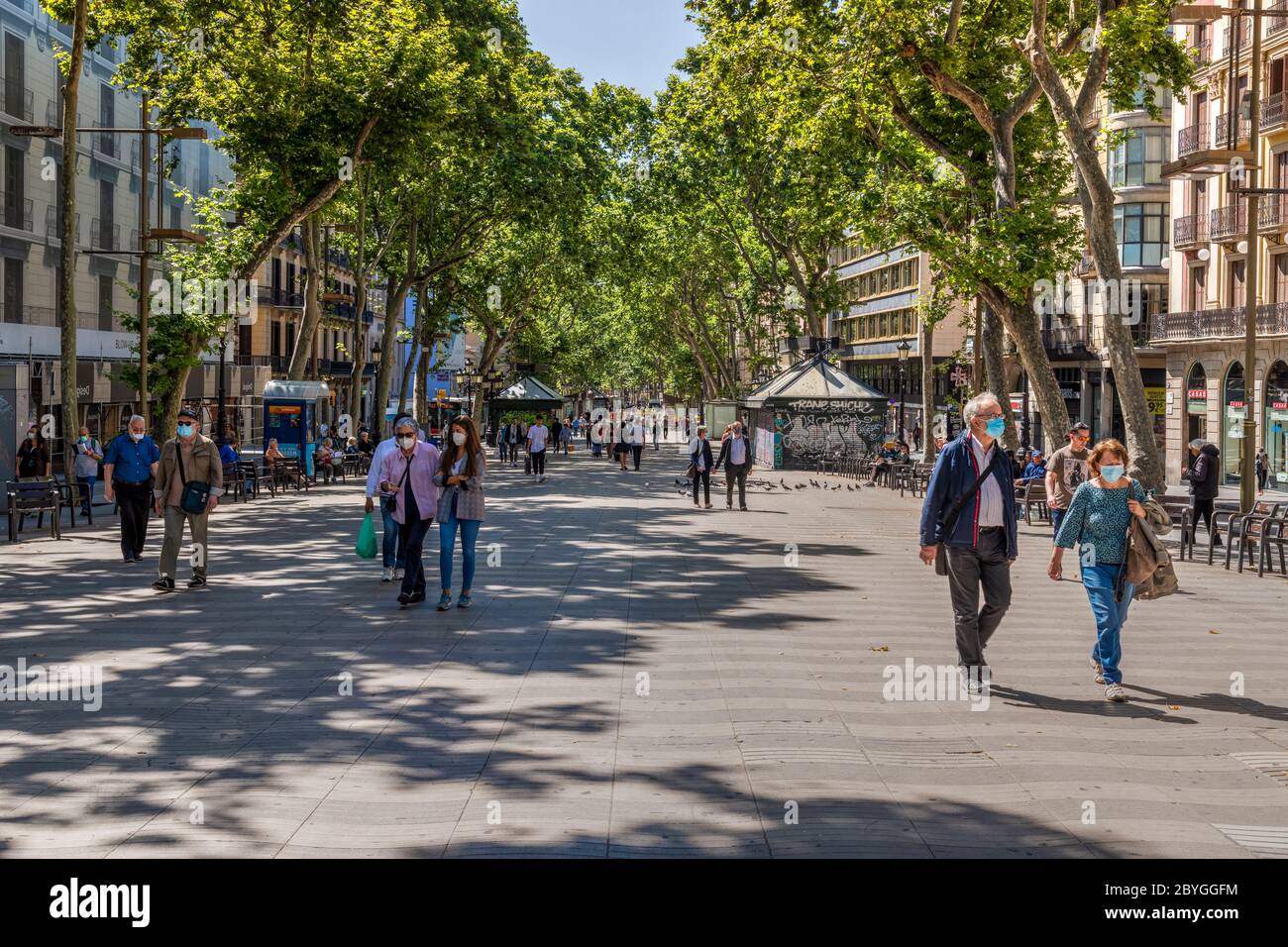 Centro commerciale pedonale Rambla con poche persone e nessun turista durante la pandemia Covid-19, Barcellona, Catalogna, Spagna Foto Stock