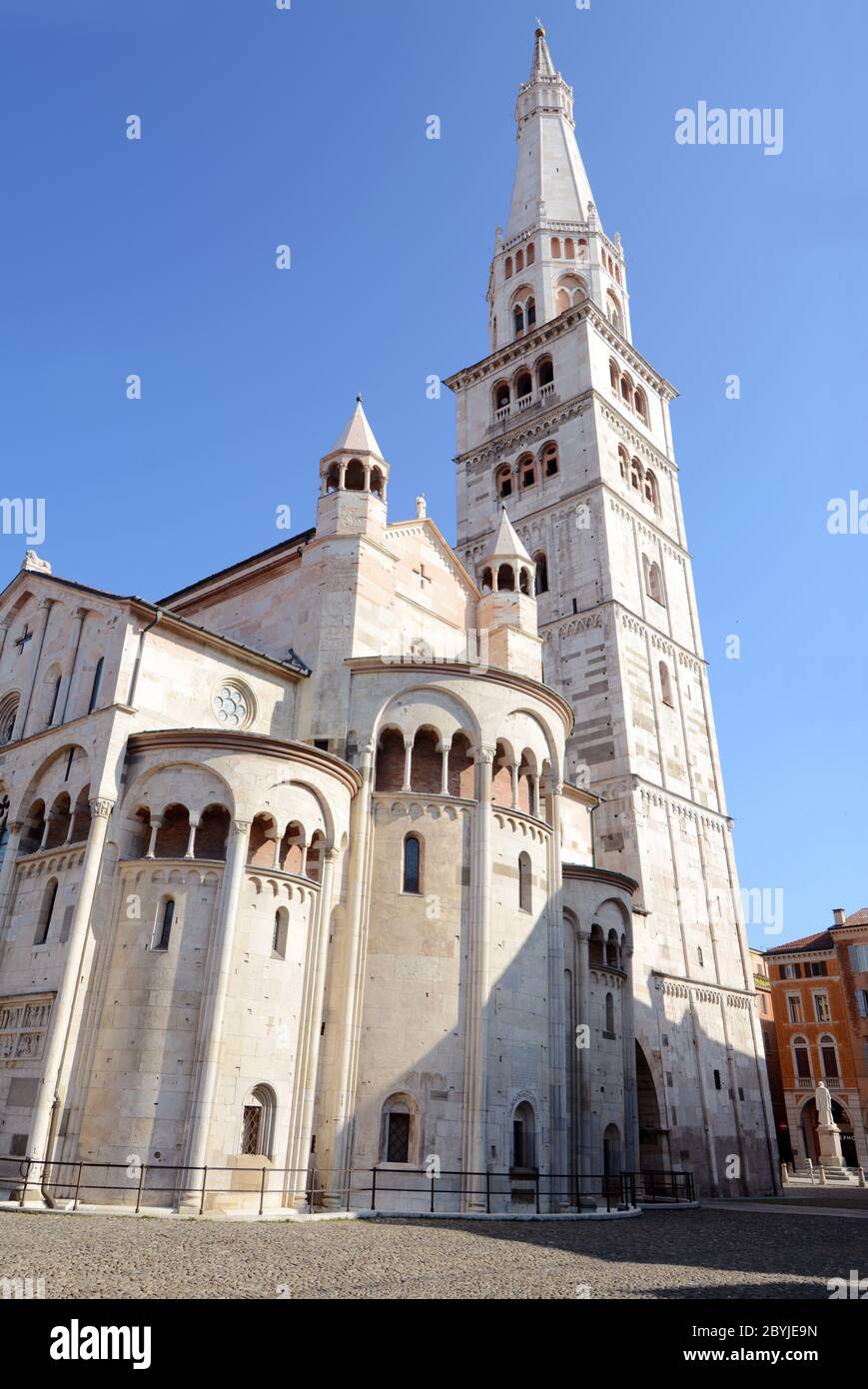 Italia /Modena – 23 giugno 2019: La Cattedrale di Modena è un capolavoro di stile romanico. Fu costruito nel 1099 dall'architetto Lanfranco Foto Stock
