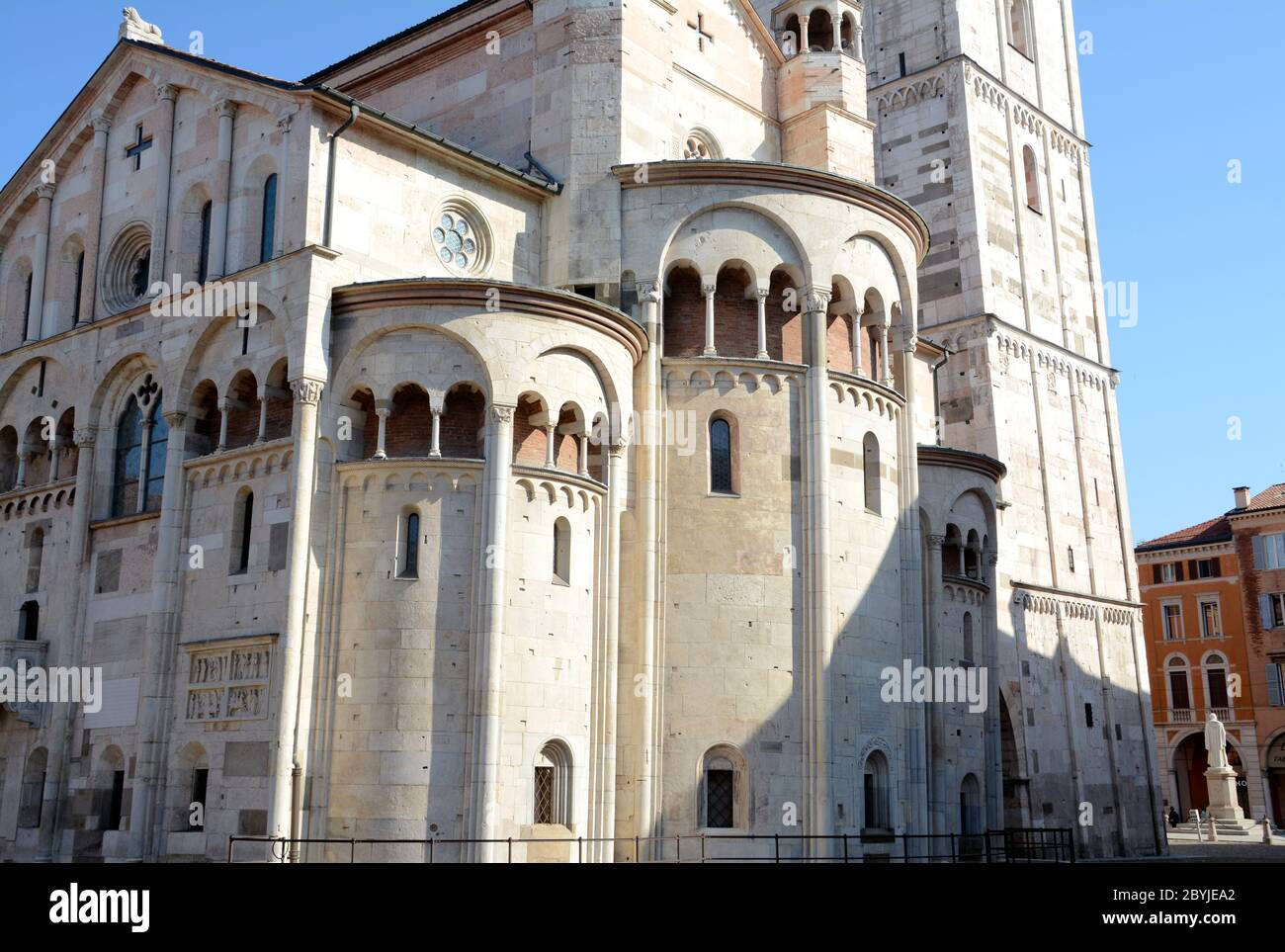 Italia /Modena – 23 giugno 2019: La Cattedrale di Modena è un capolavoro di stile romanico. Fu costruito nel 1099 dall'architetto Lanfranco Foto Stock