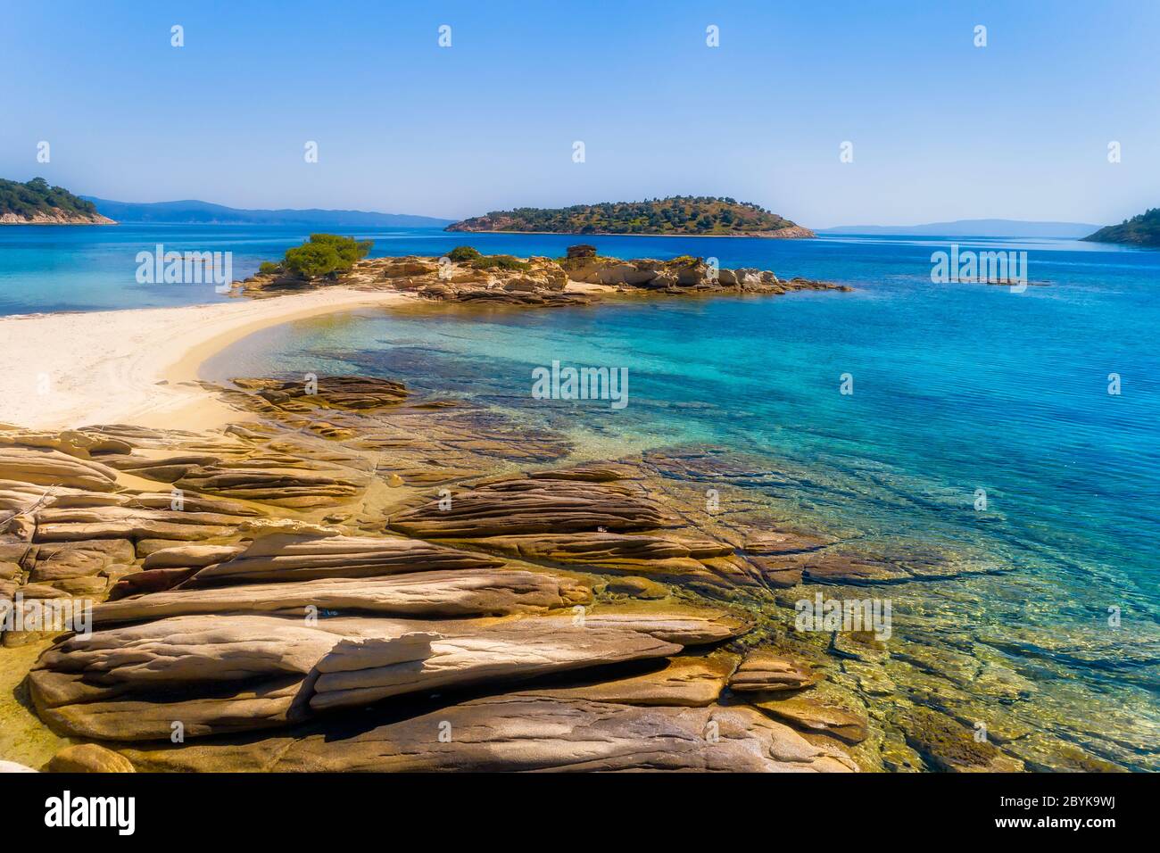 Vista aerea della spiaggia di Lagonizi sulla penisola di Sithonia, nel Calcidica, Grecia Foto Stock