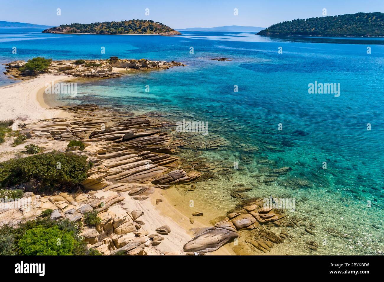 Vista aerea della spiaggia di Lagonizi sulla penisola di Sithonia, nel Calcidica, Grecia Foto Stock