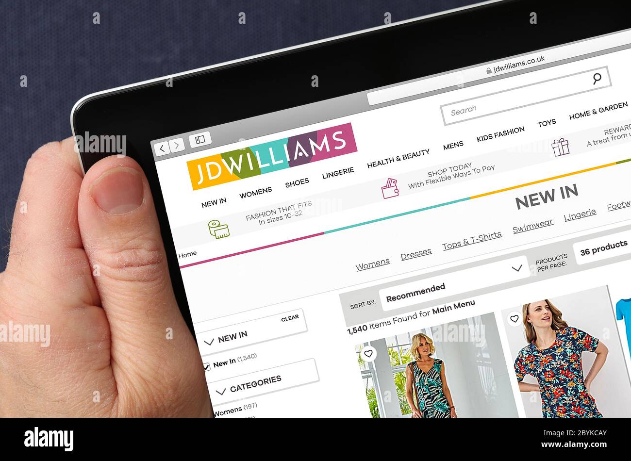 Sito web JD Williams, visualizzato su un iPad. (solo per uso editoriale) Foto Stock