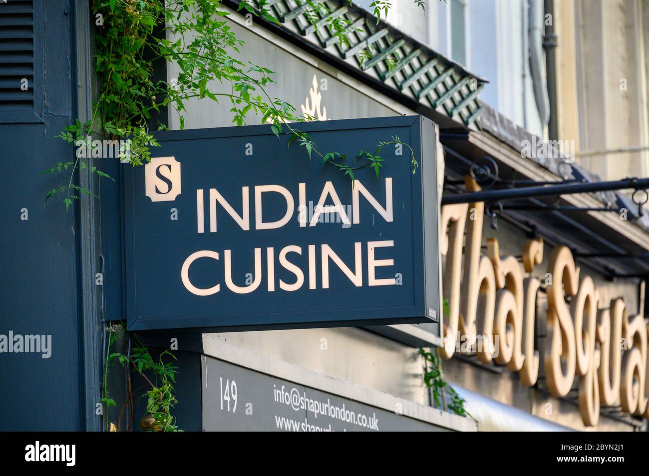 LONDRA - 23 SETTEMBRE 2019: Segno sopra un ristorante indiano sullo Strand, Londra Foto Stock