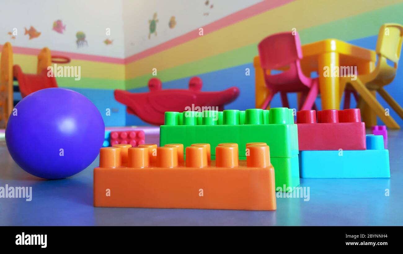 la sala giochi blocca lo scivolo per bambini Foto Stock