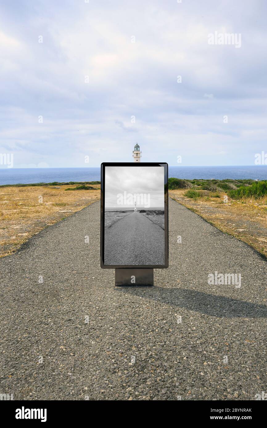 Poster cartellone sulla strada per un faro .blank pubblicità cartellone mockup in strada Foto Stock