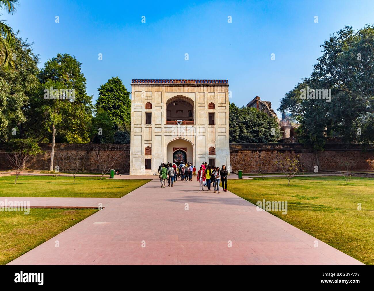 Vista reale del primo giardino-tomba nel subcontinente indiano. La Tomba è un ottimo esempio di architettura persiana. Situato nel Nizamuddin Foto Stock