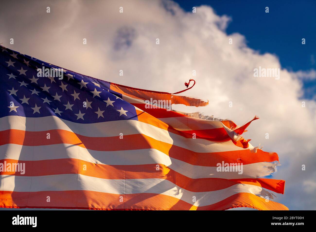 La bandiera americana - Old Glory - Flies fiero nei venti del cambiamento Foto Stock