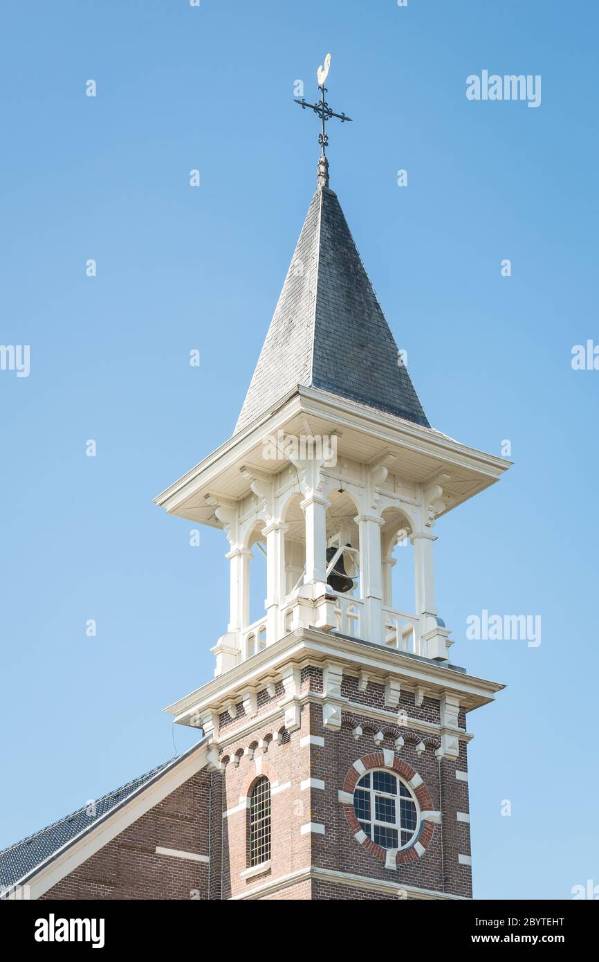 Pittoresco campanile di una chiesa nei Paesi Bassi Foto Stock