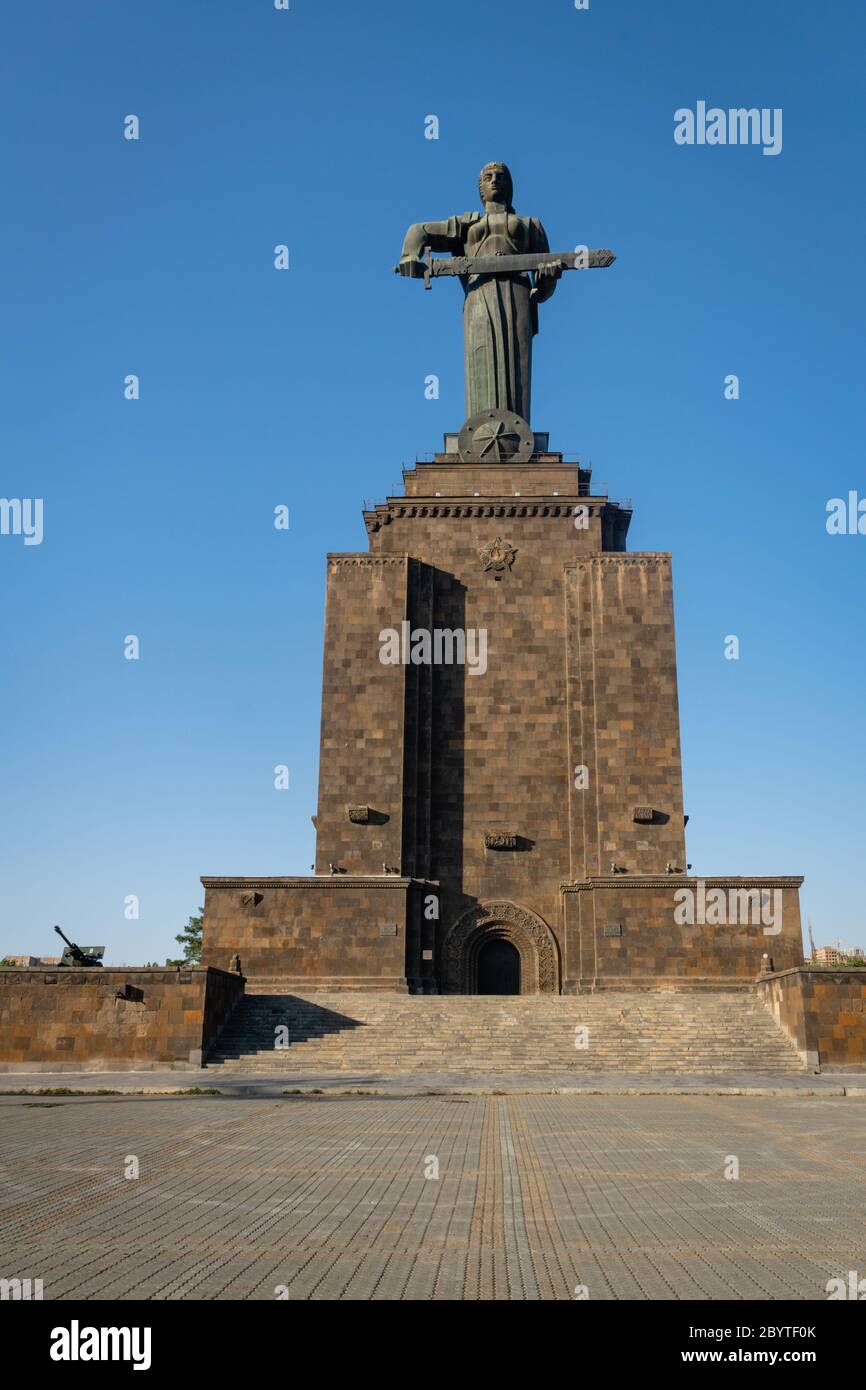 Yerevan, Armenia - Agosto, 2019: Madre Armenia statua - Famoso monumento per i visitatori, situato nel Parco della Vittoria, città di Yerevan, Armenia. Foto Stock