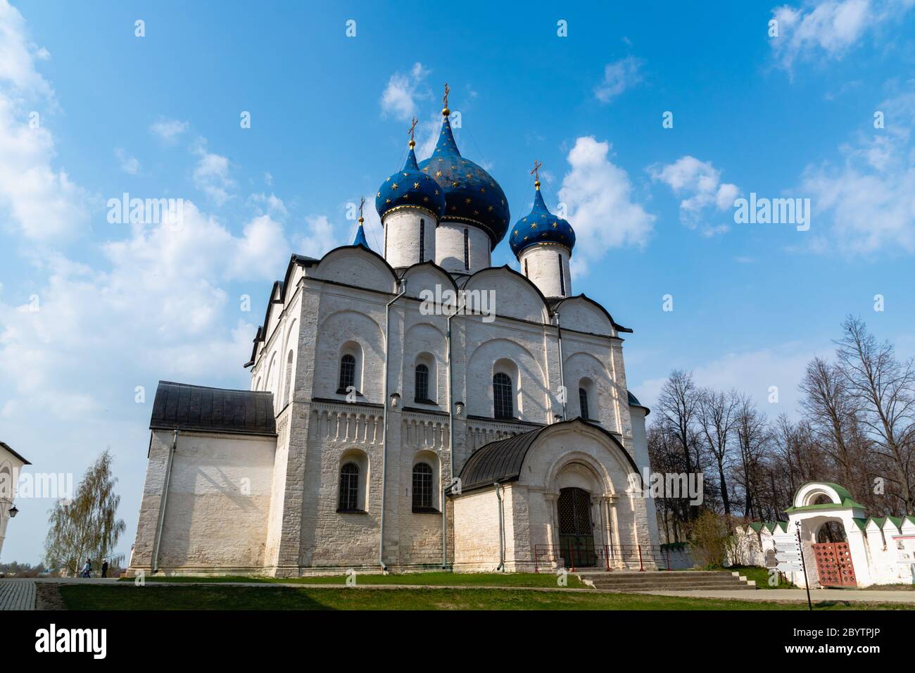 Suzdal, Russia - Maggio 2019: Architettura Kremin a Suzdal, Russia. -la Cattedrale della Natività della Vergine, chiesa ortodossa Foto Stock