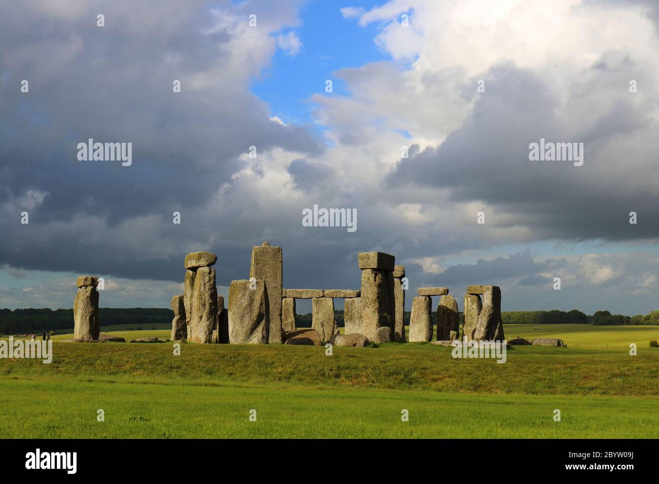 Stonehenge è un monumento preistorico e una delle meraviglie del mondo. Si trova a Salisbury, Wiltshire. Foto Stock