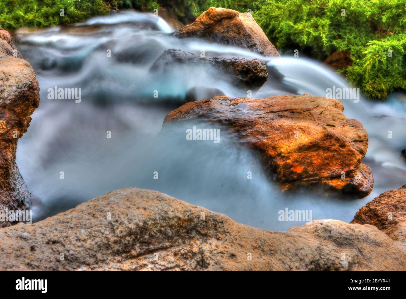 Acqua tranquilla in gamma dinamica elevata Foto Stock