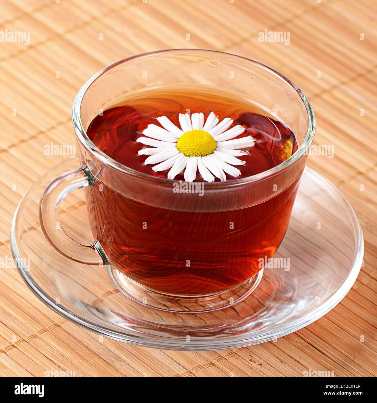 Tisane in tazza con camomilla Foto Stock