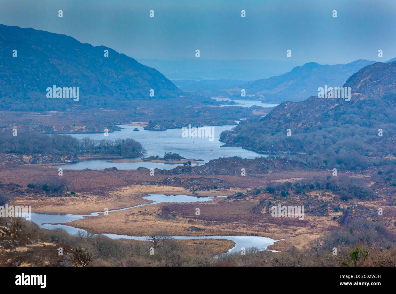 I laghi di Killarney. Una scena conosciuta come Ladies View. Contea di Kerry, Repubblica d'Irlanda. Eire. Foto Stock