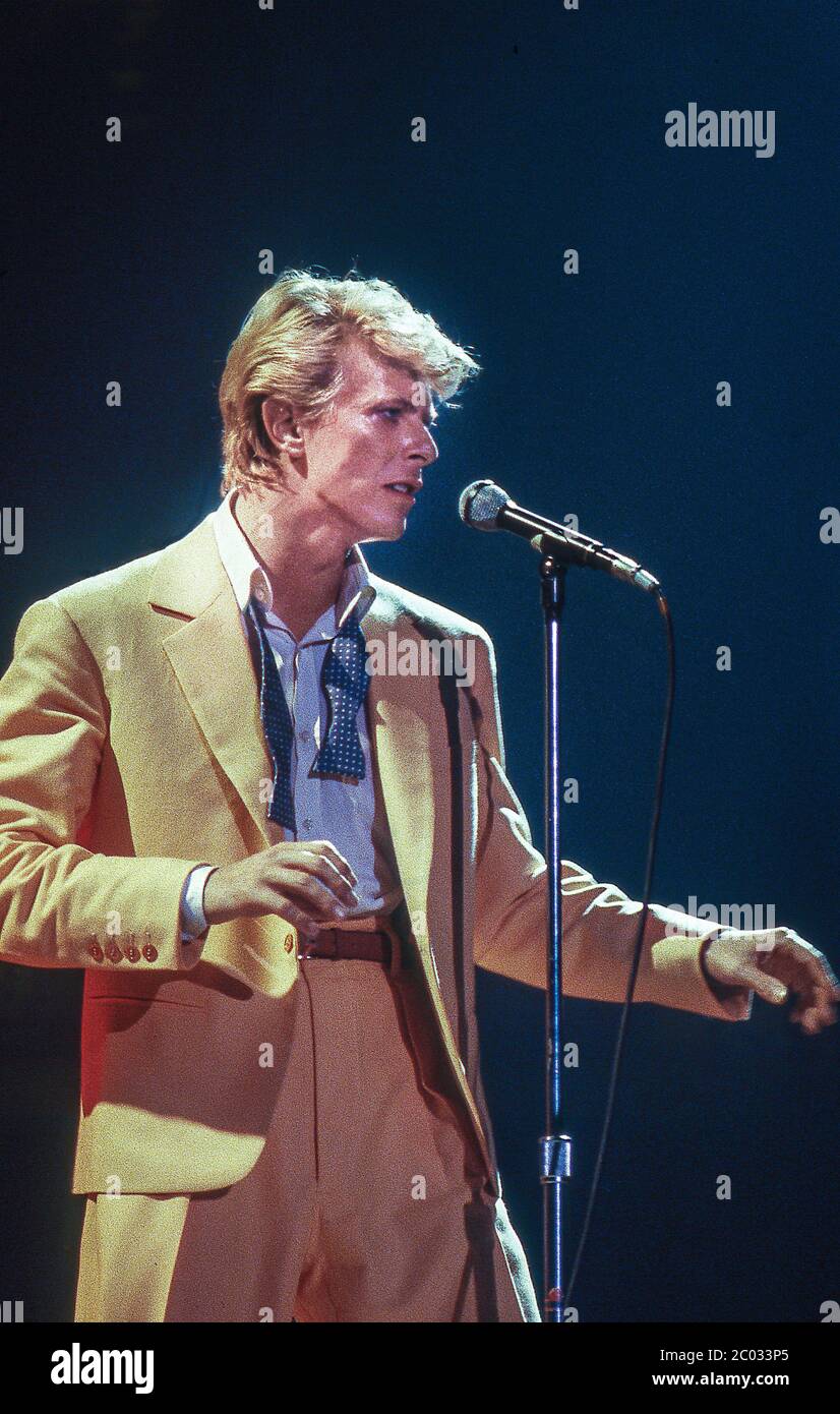 David Bowie ha dato il via al suo Serious Moonlight Tour con un concerto di riscaldamento a Forest National, Bruxelles 18 maggio 1983 Foto Stock