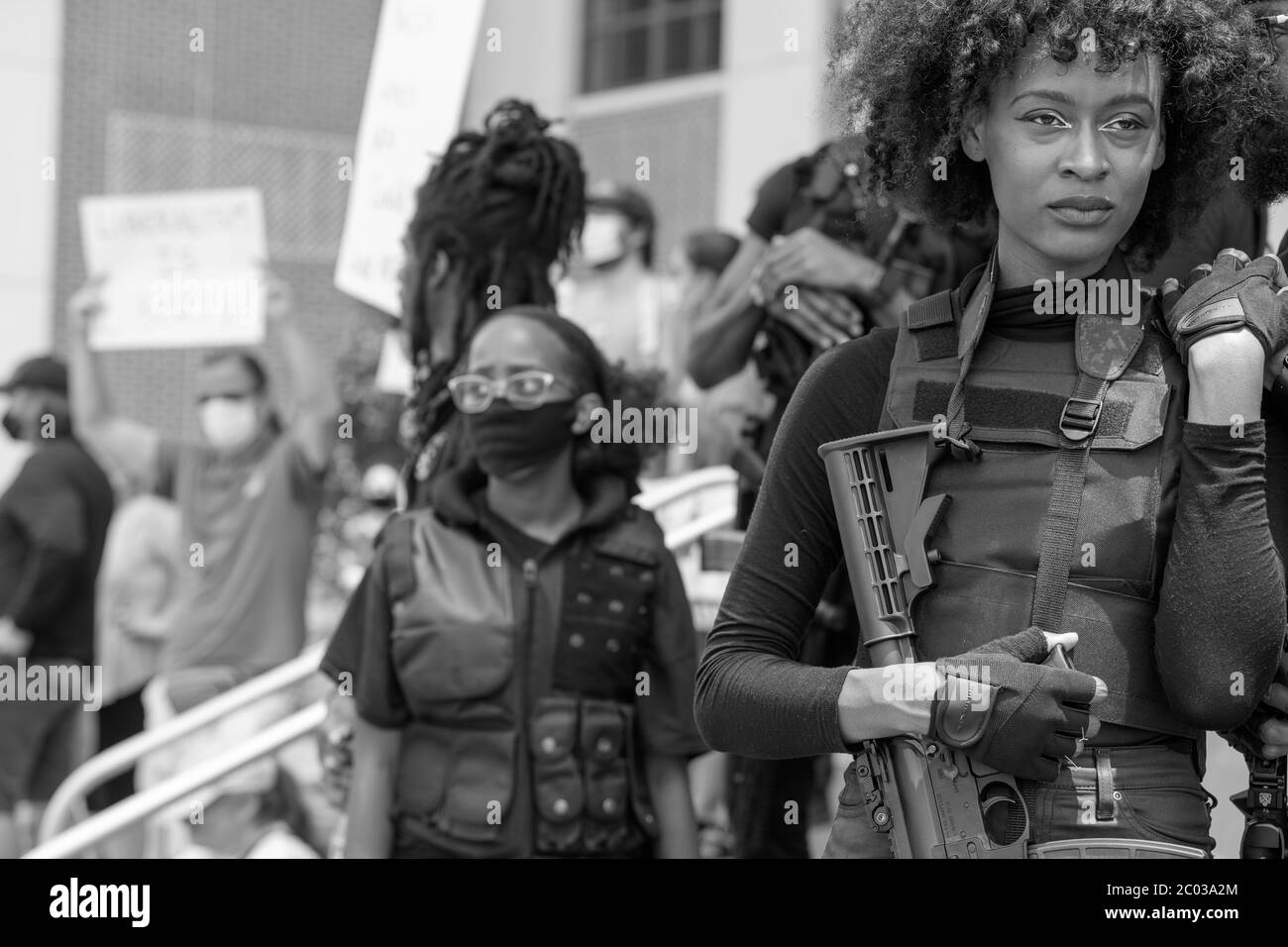 Black Panthers a una protesta BLM Foto Stock